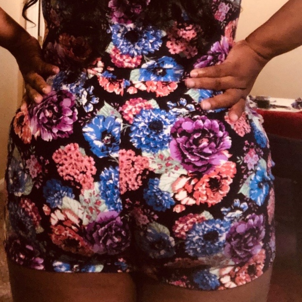 One Shoulder Romper - Picture 3 of 4